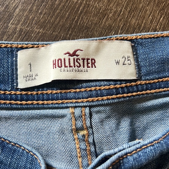 Women’s Hollister jean shorts size 1 - Picture 3 of 3
